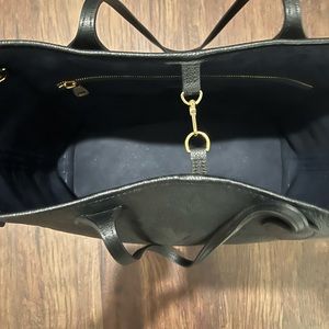 Louis Vuitton Neverfull MM Black Handbag